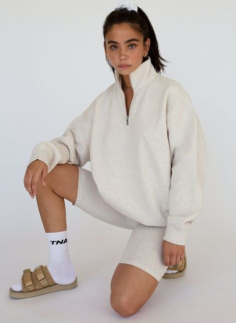 Fleece Half Zip Pullover Outfit, Quarter Zip Sweatshirt Outfit, Half Zip Sweatshirt Outfit, Quarter Zip Pullover Outfit, Half Zip Pullover Outfit, Quarter Zip Outfit, Oversized Sweatshirt Outfit, Ceo Style, Sweater Women Outfit