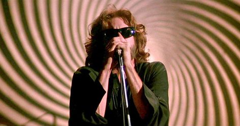 Val Kilmer shows off old footage of himself in character as Jim Morrison rehearsing at Whiskey a Go Go in the 1990s for Oliver Stone's biopic. The Doors Movie, Whiskey A Go Go, Doors Movie, Robby Krieger, Ray Manzarek, Nowhere Boy, Doors Jim Morrison, Blockbuster Video, Movie Classics