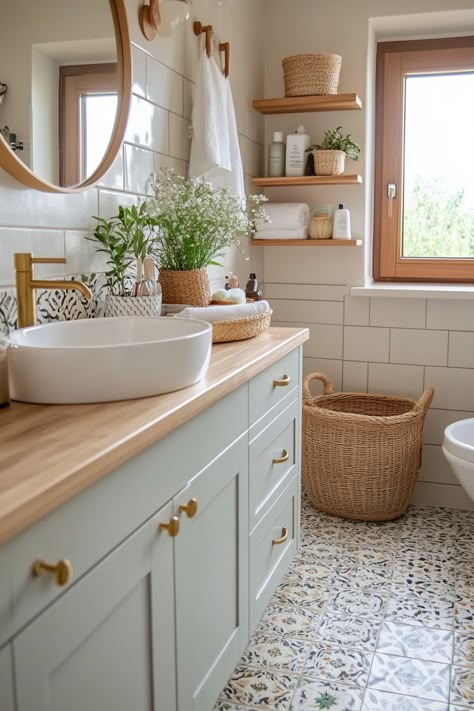 Boho Chic Restroom, Natural Boho Bathroom Ideas, Bathroom Decor Inspo Aesthetic, Farmhouse Apartment Aesthetic, Boho Interior Design Bathroom, Bathroom Relaxing Decor, Boho Farmhouse Decor Bathroom, Guest House Bathroom Ideas, Boho Home Decor Bathroom