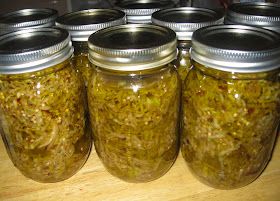 Sweet Pickles Homemade, Marinated Eggplant, Pickle Relish Recipe, Hot Dog Relish, Pickled Eggplant, Pickle Vodka, Zucchini Relish, Zucchini Pickles, Canning Pickles