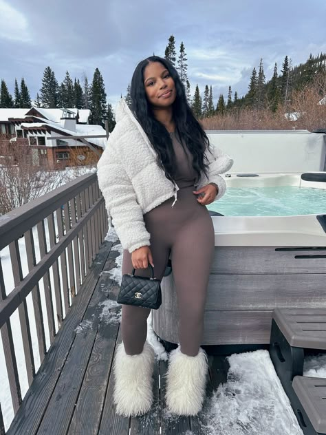 Jacuzzi Outfit, Skiing Outfit Aesthetic, Cabin Jacuzzi, Cabin Outfit Winter, Cabin Trip Outfit, Aspen Outfit Winter, Coldest Winter Ever, Cabin Outfits, Birthday Mood Board