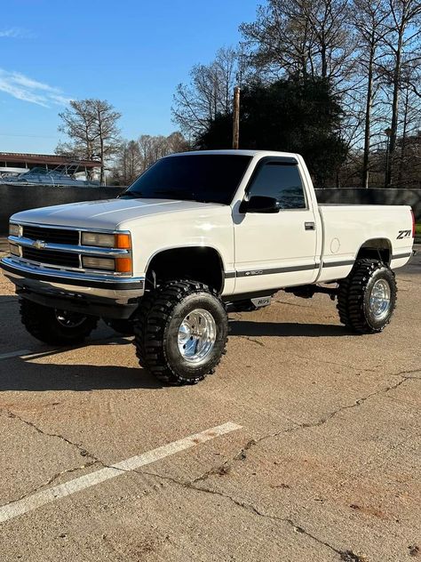 Lifted Obs Chevy, Chevy S10 Lifted, K10 Chevy 4x4, 1996 Chevy Silverado, 98 Chevy Silverado, Kids Vehicles, Obs Chevy, Lifted Silverado, Chevy Motors