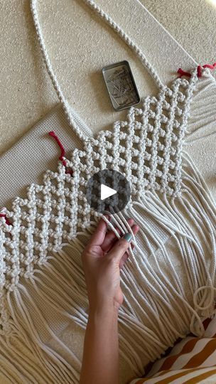 Macrame Tote Bag Tutorial, Macrame Bags Tutorial, Makrame Bags Tutorial, Macrame Bag Tutorial How To Make, Macrame Patterns Tutorials Videos, Macrame Bag Diy Tutorials, Handmade Bags Patterns, Macrame Stitches, Macrame Bag Diy