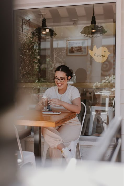 Cafe Photoshoot Ideas Coffee Shop, Cafe Ambience, Coffee Photoshoot, Library Photo Shoot, Personal Branding Inspiration, Breakfast Photography, Business Portrait Photography, Coffee Shop Photography, Brand Photography Inspiration