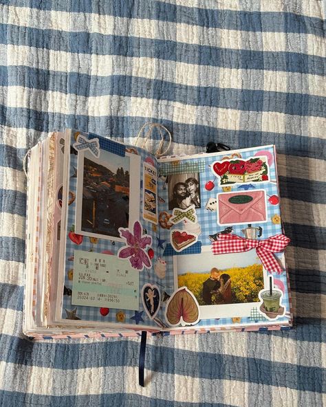 accessorise your accessories! Cute Scrapbooks, Bulletin Journal, Scrapbook Inspo, Bulletin Journal Ideas, Pretty Journals, Memory Journal, Scrapbook Book, Bullet Journal Aesthetic, Art Journal Therapy