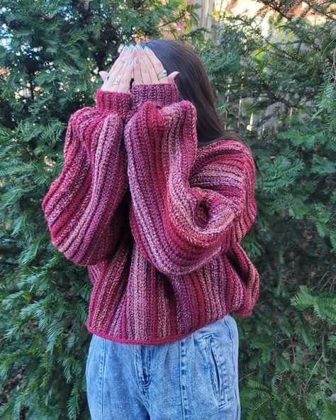 justtheworsted on Instagram: "✨PATTERN RELEASE✨ The City Stroll Sweater re-release is officially here! Although it’s made with chunky yarn, the drape is and the texture is *divine*. Right now the City Stroll Sweater (along with all of my patterns!) is 20% off until Sunday evening! Check out the link in my bio to get it from my website, @ribblr_it , or ravelry. And a huge thank you to all of my lovely testers @threefatescrochet @madexbobbie @buzzkitcrochet @lindstitches @itsbeesknits @createwit