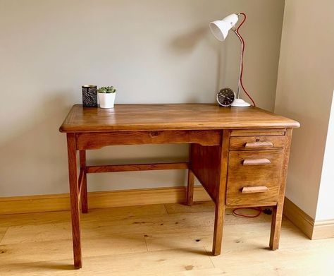 Vintage Teachers Desk, Vintage Desks, Kitchen 2020, Pedestal Desk, Sales Desk, Teacher Desk, Kingdom Of Great Britain, Desk Shelves, Vintage Desk