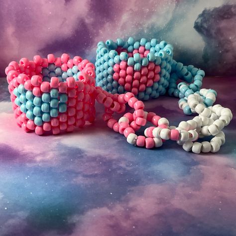 Also available: lesbian kandi handcuffs! Kandi Handcuff, Trans Kandi, Pride Kandi, Kandi Inspo, Hand Cuff Bracelet, Diy Kandi, Kandi Cuff, Kandi Patterns, Kandi Bracelets