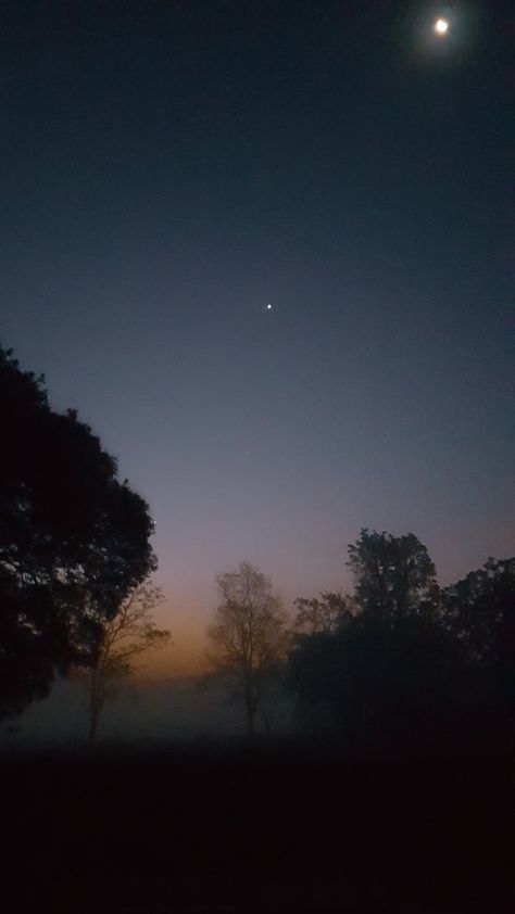 Early morning sunrise in Jim Corbett National Park. Early Morning Aesthetic Dark, Joey Core, Dark Morning, Early Sunrise, Early Morning Sunrise, Corbett National Park, Jim Corbett National Park, Jim Corbett, Art Pics