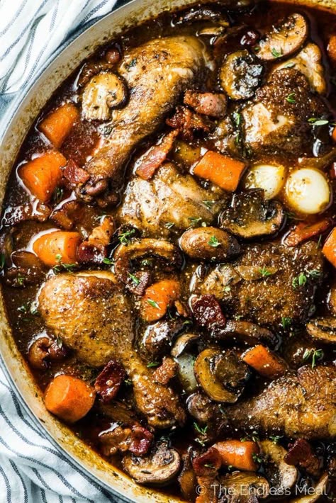 French Chicken Stew, Coq Au Vin Recipe, French Chicken, Julia Childs, Julia Child Recipes, Chicken Dishes Easy, French Recipes, God Mat, French Cooking