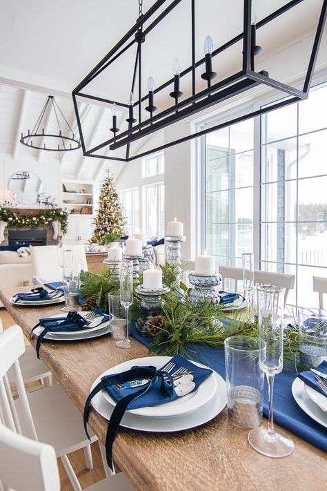 Silver and Navy Christmas Table Setting - The Lilypad Cottage Navy Christmas Table, Navy Blue Christmas, Christmas Table Ideas, Navy Christmas, Blue Christmas Decor, Christmas Table Setting, Christmas Dining Table, Christmas Table Decor, Gold Christmas Decorations