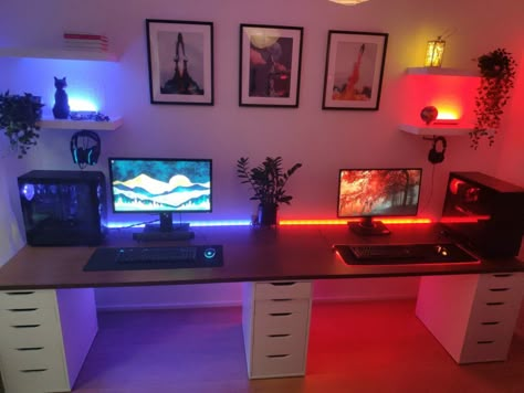 Double Gamer Room, Double Gaming Setup, Gameing Set Up, His And Hers Gaming Room, Design Gaming Room, Couple Gaming Room Setup, Gamers Aesthetic, Game Night Aesthetic, Gaming Setup Aesthetic