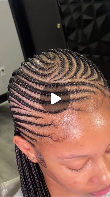 Stitch Conrow Lines, Straight Back Braid Designs, Braided Back Braids, Feeder Braids To The Back, Cornrows Straight Back Styles, Short Straight Back Braids, Weaving All Back Hairstyle, All Back And Base Hairstyle, Conrows Lines And Braids 2024 With Curls