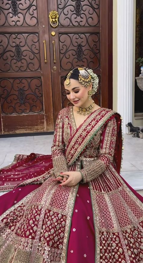 Pakistani Bridal Lehenga, Red Bridal Dress, Elegant Gowns, Latest Bridal Dresses, Bridal Dresses Pakistan, Pakistani Wedding Outfits, Stylish Short Dresses, Pakistani Fancy Dresses, Pakistani Fashion Party Wear