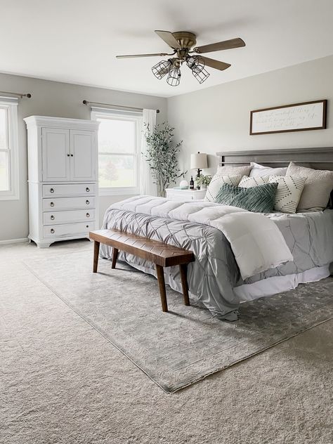 Guest Bedroom Modern Farmhouse, Farmhouse Bedroom Carpet, Bedroom Grey Headboard, Bedroom Modern Organic, Bedroom No Headboard, Beige Carpet Bedroom, No Headboard, Grey Carpet Bedroom, Diy Sideboard