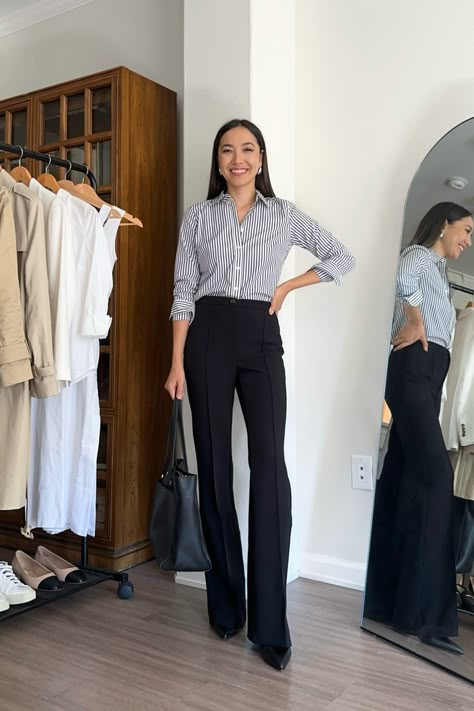 Professional Flare Pants Outfit, Business Casual Outfits Bootcut Pants, Flared Business Pants Outfit, Flare Pant Work Outfit, Flare Dress Pants Outfit Business Casual, Flared Dress Pants Outfit, Bootcut Work Pants Outfit, Trouser And Boots Outfit, Bootcut Pants Outfit Work