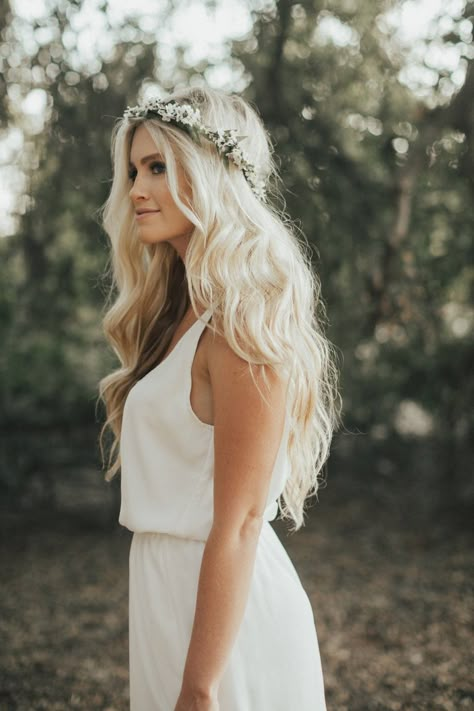 Wedding Hairstyles With Crown, Loose Wedding Hair, Wedding Hairstyles And Makeup, Bridal Party Hair, Boho Flower Crown, Simple Wedding Hairstyles, Bridal Flower Crown, Flower Crown Wedding, Wedding Hair Makeup