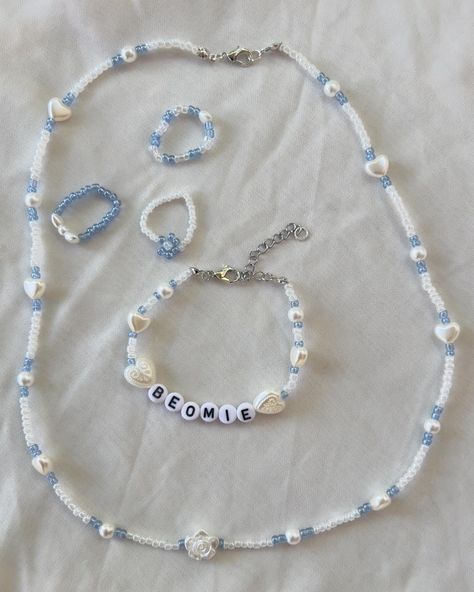 HEY! i’m still doing TXT SETS🙈 *non-txt sets are $20-$25💫 DM for information💗 SET INCLUDES: -1 Necklace -1 Bracelet -3 Rings +freebies🧸 #kpop #kpopjewelry #txt #txtwttusa #tomorrowxtogether #beadedjewelry #jewelry #aesthetic #cute #acessorios #accessories Kpop Beads Accessories, Txt Bracelet Ideas, Txt Necklace, Kpop Bracelet Ideas, Txt Bracelet, Kpop Bracelet, Freebies Kpop, Kpop Accessories, Kpop Jewelry