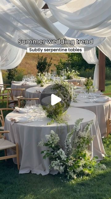 Circle Table Arrangement Wedding, Long Wedding Tablescape, Round Tables Together Wedding, Serpentine Wedding Table, Serpentine Tables Wedding, Round Table Wedding Set Up, Wedding Round Table Centerpieces, Round Table Layout, Wedding Centerpieces Summer