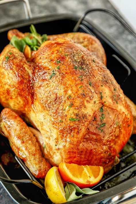 Butter Turkey, Best Thanksgiving Turkey Recipe, Thanksgiving Turkey Recipe, Balkan Food, Roast Turkey Recipes, Garlic Herb Butter, Healthy Recipes Easy Snacks, Recipe Ground Turkey, Turkey Recipes Thanksgiving