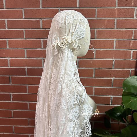 Hello, Welcome to my shop! I am a wedding veil designer, all the veils are made by myself.  I really hope you can get a dream veil in our store! This is a bead bridal cap veil, made with tulle, lace, flower and rhinestones. Length: From Head: 64''(163cm); Color: ivory If you would like to customize the length of veil, please contact me Note: 1, Some actual color may have slight difference due to the different monitor. 2, If there is any problem, please contact us, I am very glad to help you! 3, Juliet Veil Cap, Traditional Turkish Wedding Dress, Unique Bridal Veils, Crochet Wedding Veil, Veil Flower Crown, Medieval Veil, Crochet Veil, Juliet Veil, Vintage Vail