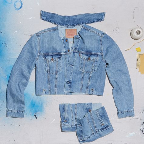 Diy Cropped Jean Jacket, Diy Crop Denim Jacket, Diy Cropped Jacket, Diy Cropped Denim Jacket, Denim Jacket Diy Upcycling, Jean Jacket Diy Upcycling, How To Cut Sleeves, Repurpose Jeans, Jean Jacket Diy