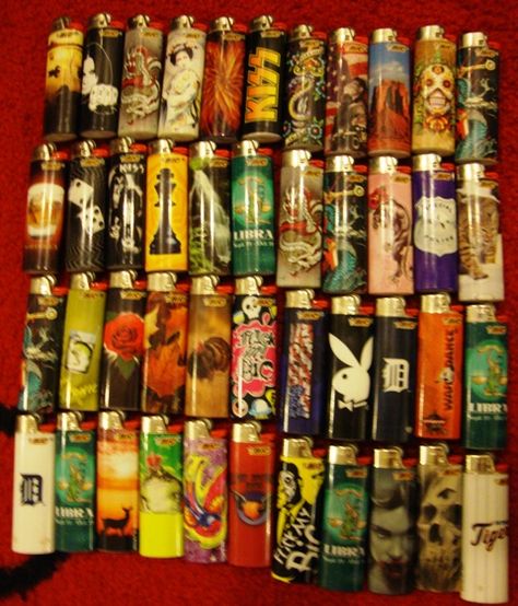 Kitschy Living Funny Lighters, Lighter Art, Retro Things, Light Em Up, Cool Lighters, Bic Lighter, Graffiti Style Art, Puff And Pass, Graffiti Styles