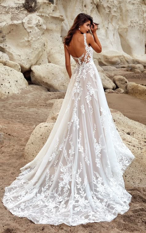 Flower Strap Wedding Dress, Lace And Flower Wedding Dress, Tie Up Wedding Dress, Wedding Dresses With Back Detail, Wedding Dress Lace Long Train, Boho Wedding Dress No Sleeves, Wedding Dress 3d Lace, Wedding Dresses Brunette, Delicate Flower Wedding Dress