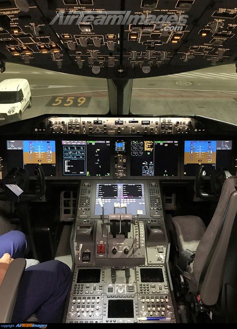 Boeing 777 Cockpit, A380 Cockpit, Airbus A380 Cockpit, Pilot Dream, Aircraft Furniture, Aircraft Cockpit, Aircraft Instruments, Boeing 787 9 Dreamliner, Boeing 787 Dreamliner