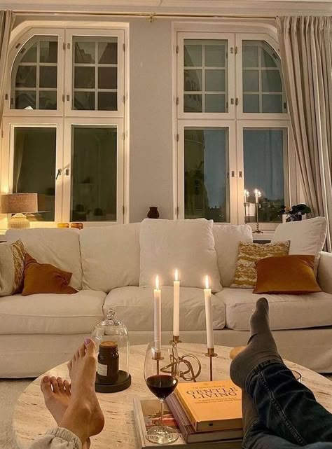 November Vibes, European Homes, Dekorasi Kamar Tidur, Apartment Aesthetic, Dream House Interior, Dream Apartment, Home Aesthetic, Apartment Inspiration, Dream Rooms