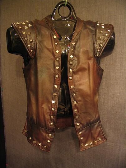 Mens leather vest Medieval Menswear, Medieval Costumes, Leather Clothes, Larp Costume, Leather Armor, Festival Costumes, Medieval Costume, Period Outfit, Steampunk Costume