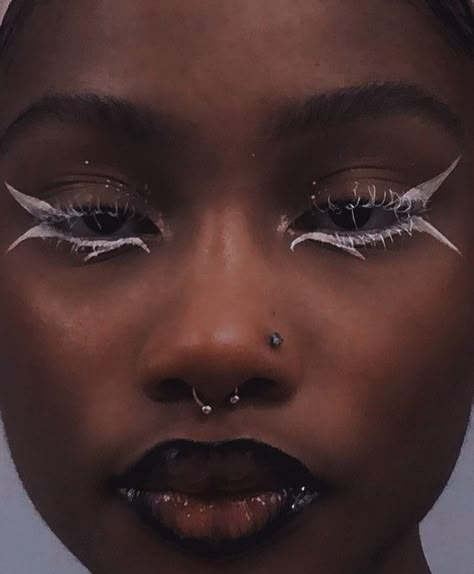 White Eyeliner Makeup Looks Black Women, Fairy Makeup Black Women, White Makeup Looks Black Women, White Makeup Aesthetic, White Liner Makeup Looks, Fairy Makeup Aesthetic, Fairy Inspired Makeup, White Makeup Looks, Black Graphic Liner