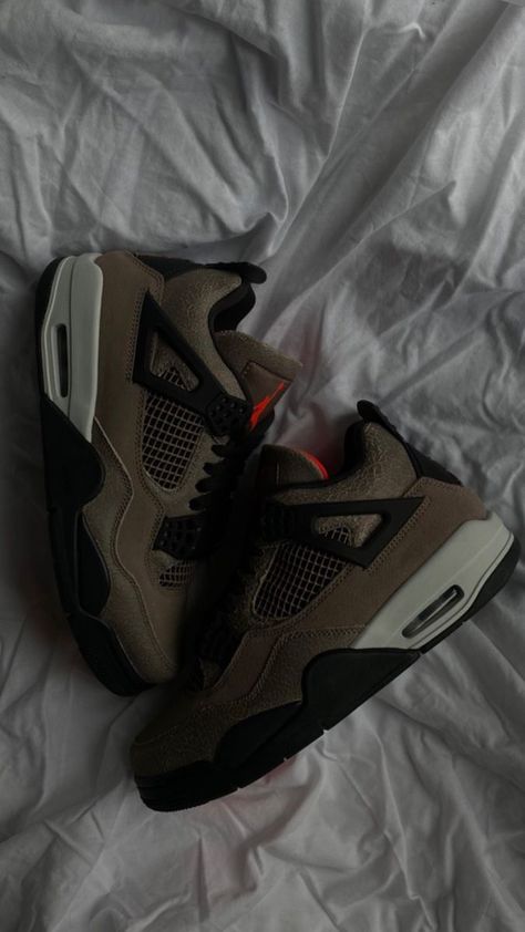 Leng Shoes, Jordan 4 Outfit, Taupe Haze, Trendy Shoes Sneakers, Nike Shoes Girls, Jordan Shoes Girls, Jordan 4s, Kicks Shoes, Nike Air Shoes