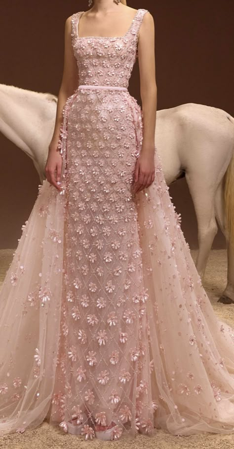 Georges Hobeika Bridal, Gown Aesthetic, Prom Fits, Dreamy Outfits, Runway Gowns, Carpet Outfits, Ellie Saab, Dress Code Wedding, Fancy Gowns