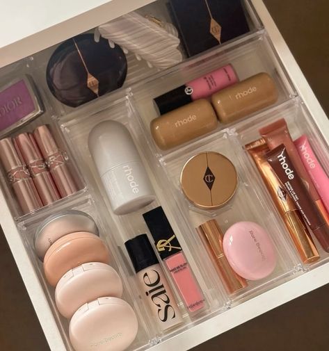 makeup rangement 
rhode charlotte tilbury yves saint laurent dior