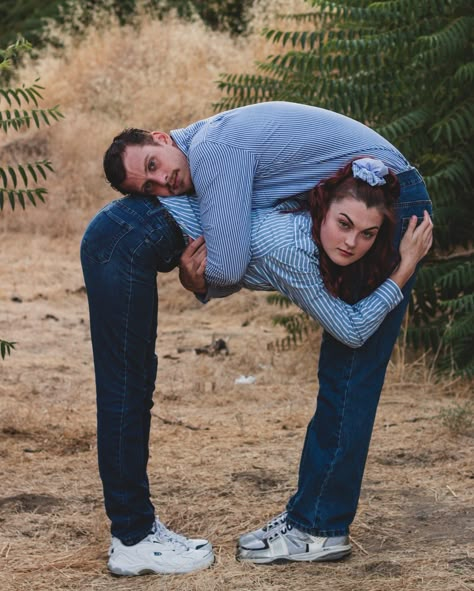 Awkward photoshoots may be my new favorite thing!! #awkward Cheesy Couple Photoshoot, Cringey Photo Poses, Bad 80s Family Photos, Funny Photoshoot Ideas For Couples, Interesting Couple Poses, 80s Awkward Couple Photoshoot, Awkward Duo Poses, Cringe Family Photos Christmas, Hilarious Family Photos