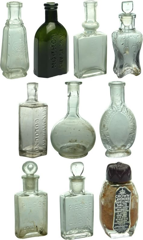 Pretty Glass Bottles, Antique Apothecary Bottles, Old Antique Things, Antique Things To Collect, Old Bottles Antique, Glass Bottle Collection, Unique Glass Bottles, Cute Glass Bottles, Cool Perfume Bottles