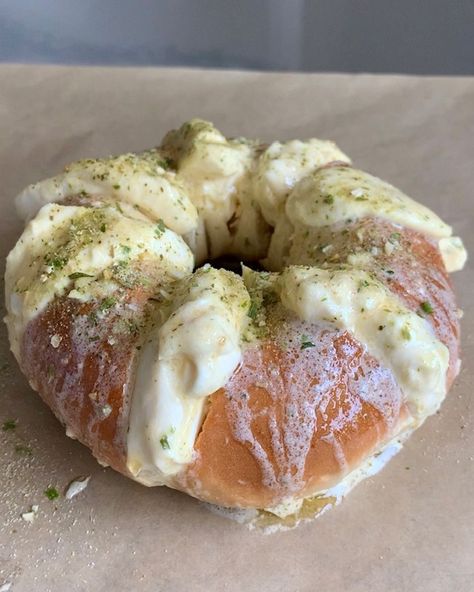 Calic Bagel Recipe, Viral Bagel Recipe, Cream Cheese Stuffed Garlic Butter Bagels, Garlic Cream Cheese Stuffed Bagels, Cream Cheese Stuffed Bagels, Calic Bagel, Stuffed Bagels, Bagel Bites Recipe, Digestive Health Recipes