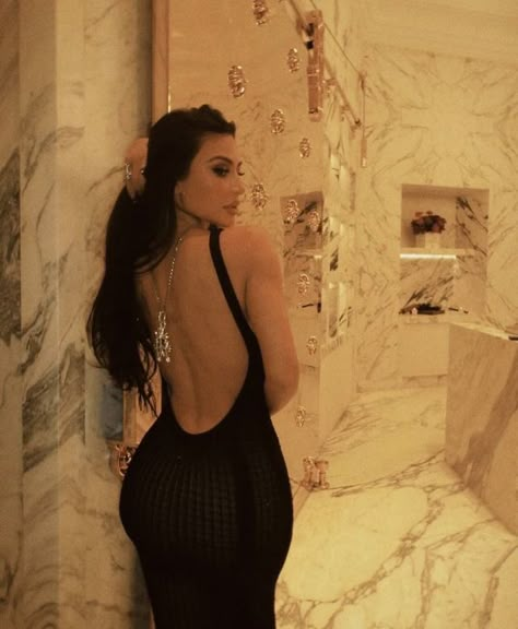 mink ☆ Kloe Kardashian, Kim Kardashian Dresses, Kardashian Outfit, Versace Dress, Kim Kardashian Style, Dark Feminine, Kim K, Kendall And Kylie, Kardashian Jenner