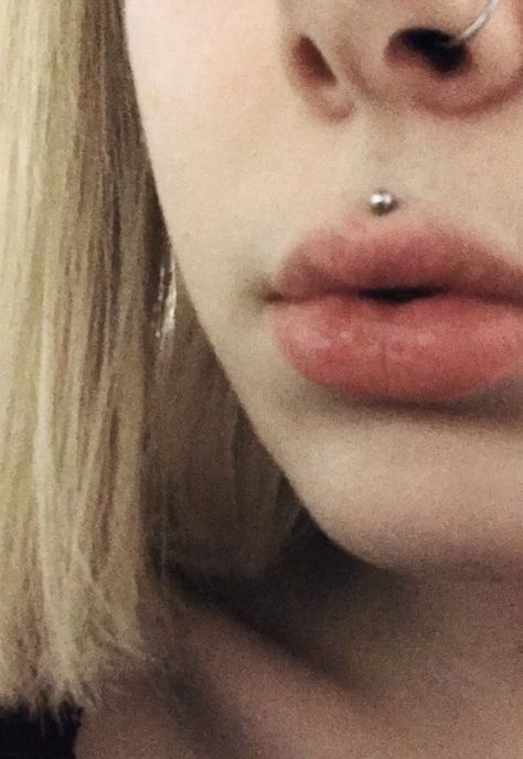 One of my fav piercingsmedusapiercing piercing silverpiercing philtrumpiercing Face Piercings Medusa, Upper Lip Piercing Medusa, Cool Face Piercings, Piercing Aesthetic Face, Medusa Piercing Scar, Small Medusa Piercing, Piercings Ideas Face, Aesthetic Piercings Face, Medusa Piercing Aesthetic