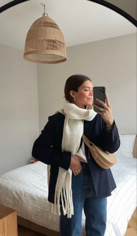 Vest Outfit Layering, Nancy Meyers Aesthetic Fashion, Fall 23, Winter 23, Scarf Outfit, White Scarf, Aesthetic Fall, Oversized Scarf, Fall Fits