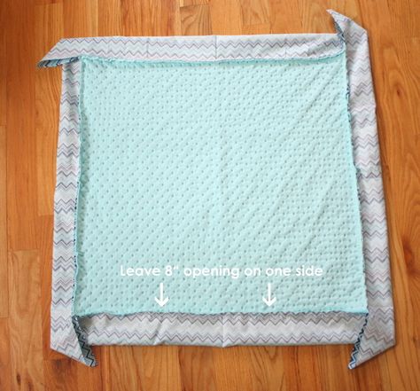 Self Binding Baby Blanket, Baby Blanket Tutorial, Diy Baby Blanket, Blanket Tutorial, Easy Baby Blanket, Diy Bebe, Baby Quilt Patterns, Sew Ins, Baby Sewing Projects