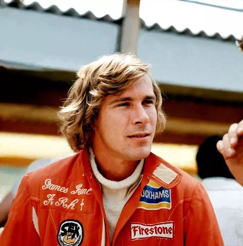 James Hunt, Uk History, Biography Books, Racing Drivers, Breakfast Of Champions, Racing Driver, Motor Racing, Nascar Racing, Long Blonde Hair