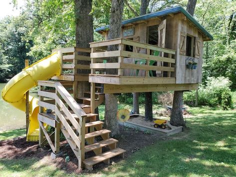 Another one of our amazing customer builds! This is an example of a model for one of our 4 tree treehouses! Not sure if you see a model that works for you on our website? Contact us today, and we can help you map out your dream treehouse! Tree House Playground, House Playground, Backyard Fort, Tree House Ideas, Treehouse Ideas, Building A Treehouse, Tree House Plans, Tree Fort, Play Area Backyard