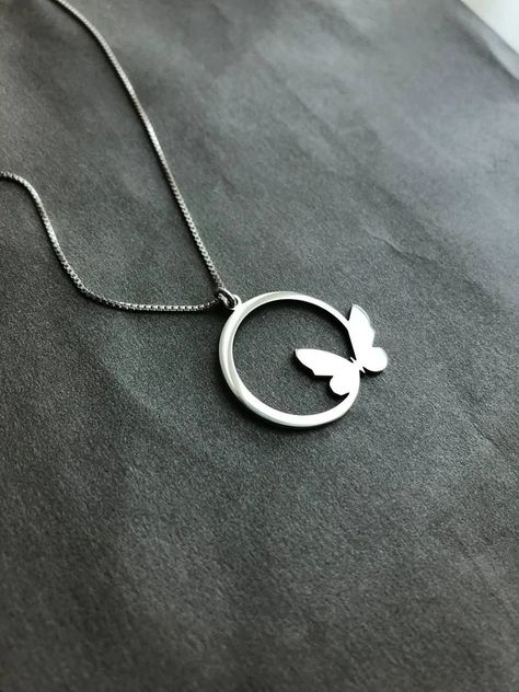 Simple Cute Necklaces, Silver Chain For Women Unique, Silver Pendant Necklace Unique, Silver Chains For Women, Necklace With Initials, Bridal Gift Ideas, Woman Butterfly, Butterfly Necklace Silver, Laser Cut Necklace