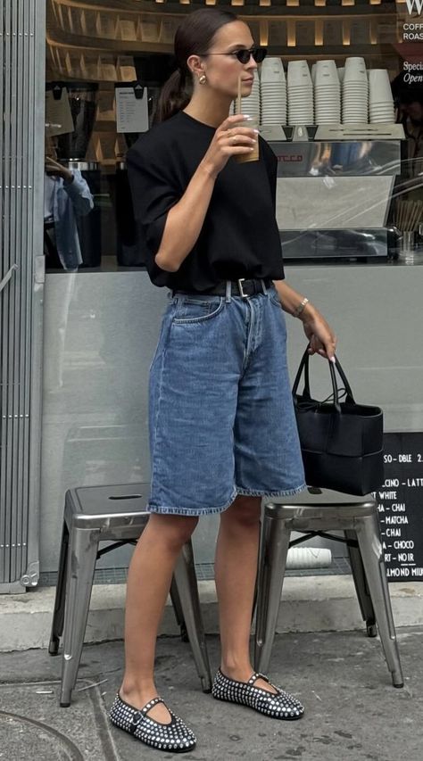 Summer Style 90s, Denim Shirt And Shorts Outfit, Linen Crop Pants Outfits, Australian Summer Fashion 2024, Oversized Denim Shorts Outfit, Tailored Bermuda Shorts Outfit, Summer 2024 Outfits Trends Women, Oversized Jean Shorts Outfit, Oversized Shorts Outfit Women