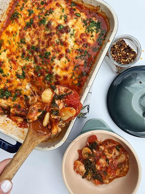 Review: Smitten Kitchen’s Pizza Beans Recipe Is Genius | Cubby Bean Protocol Recipes, Pizza Beans, Crock Pot Casserole, Simple Healthy Dinners, Bean Protocol, Lower Carb Recipes, Smitten Kitchen Recipes, Soup And Bread, Balanced Dinner Ideas