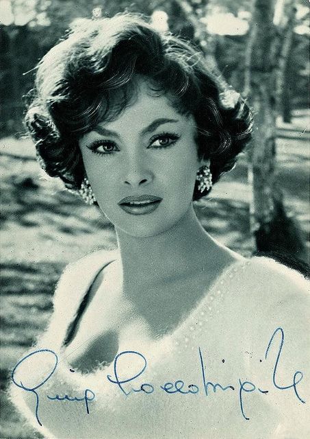 Gina Lollobrigida 1960 Hairstyles, 1960s Hair, 60s Hair, Jenifer Aniston, Gina Lollobrigida, Italian Actress, Classic Actresses, Hollywood Icons, Actrices Hollywood