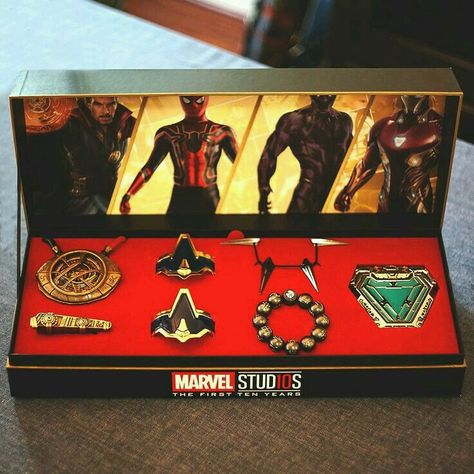 Avengers Jewelry, Marvel Jewelry, Marvel Room, Hulk Spiderman, Film Marvel, Univers Dc, Stronger Together, Marvel Thor, Black Panther Marvel