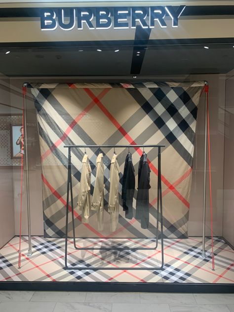 Luxury Window Display, Luxury Shopping Mall, Burberry Store, Burberry Shop, Snow Trip, Store Windows, Auckland New Zealand, Black Aesthetic Wallpaper, Luxury Shopping